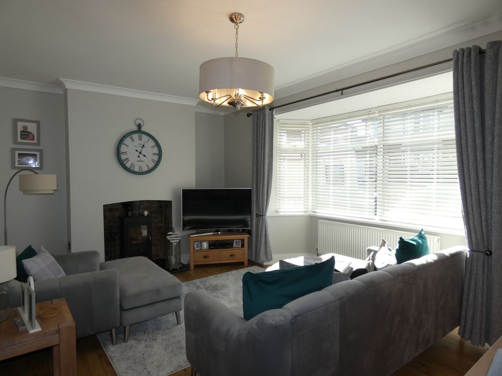 Lounge- click for photo gallery